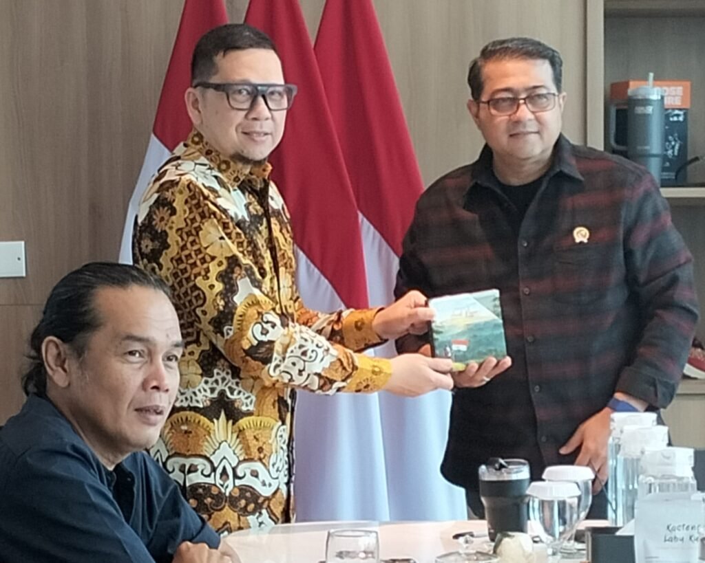 Tim FNAN dan Inisiator bertemu dengan Menter EKRAF